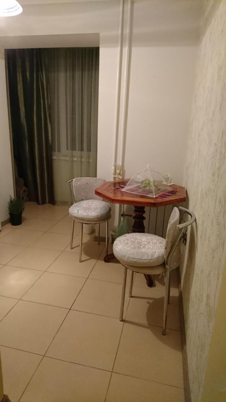 Comfortable Apartment On The River Bank Kiew Exterior foto